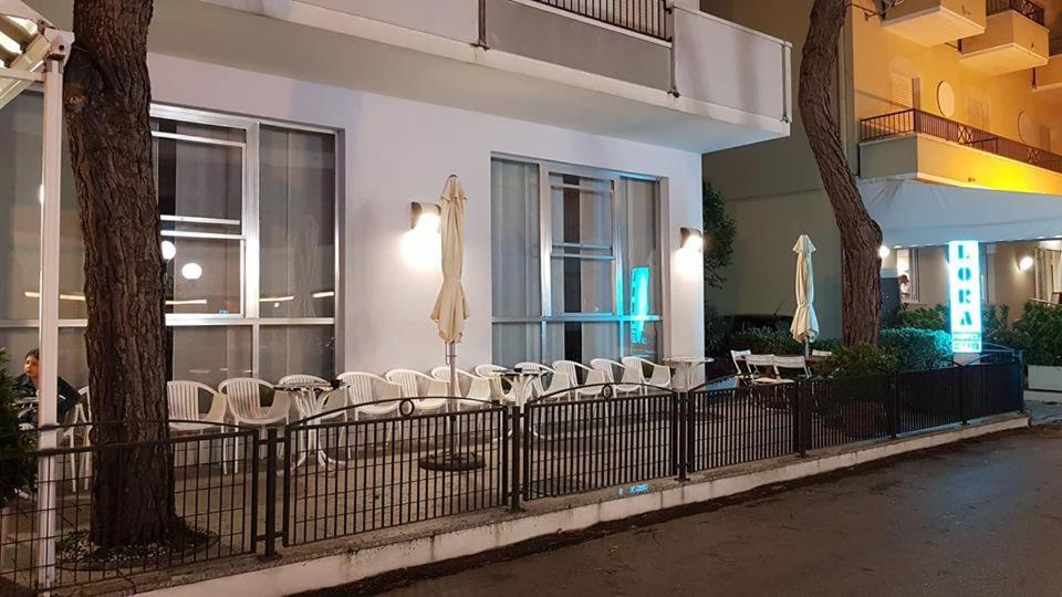 Hotel Lora Rimini Exterior photo